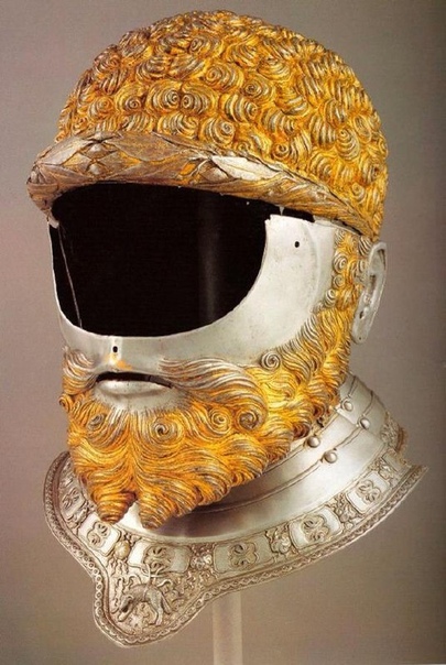 Парадный шлем римского императора Карла V, изготовленный известнейшим оружейником всех времён Филиппо Негроли 1533г.Римская империя