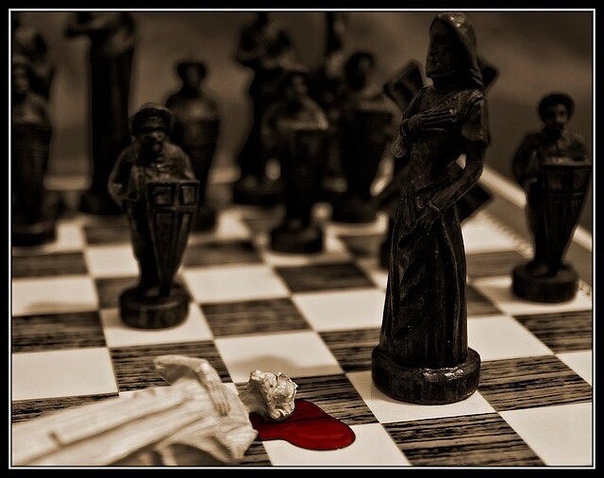 ЕЩЁ РАЗ О ШАХМАТАХ Историю создания шахмат очень хорошо описывает красивая индийская легенда: «Однажды скучно стало одному падишаху и ничто его не могло развеселить. Привели к нему бродячего