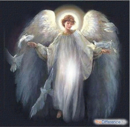 Разница между ангелом и архангелом Бесчисленное небесное воинство называется общим именем Ангелы. Буквально это понятие означает «вестник». Согласно Дионисиевой иерархии, существует девять