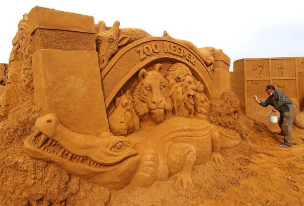 Удивительные работы с бельгийского фестиваля песчаных скульптур 22 июня 2019 года в бельгийском городе Остенд состоялось официальное открытие грандиозного фестиваля скульптур из песка. Фестиваль