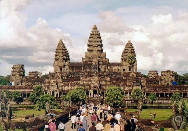 Храмы Ангкоры (Камбоджа) строили на песке: такое возможно Ангкор (Камбоджа) был центром кхмерской империи с 9 по 15 века н.э. Район известен своей монументальной архитектурой и сложными