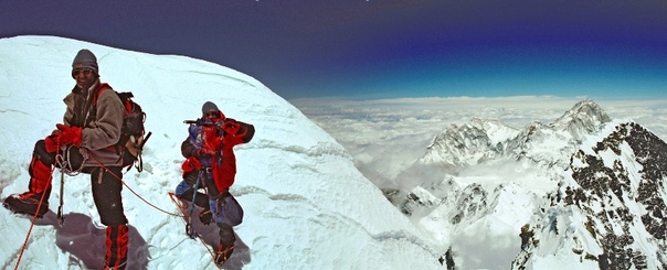 ПОСЛЕДНИЙ ВОСЬМИТЫСЯЧНИК ИЛИ ПОКОРЕНИЕ ЛХОЦЗЕ Высшим пилотажем мирового альпинизма является восхождение на так называемые восьмитысячники - горные вершины, высота над уровнем моря которых